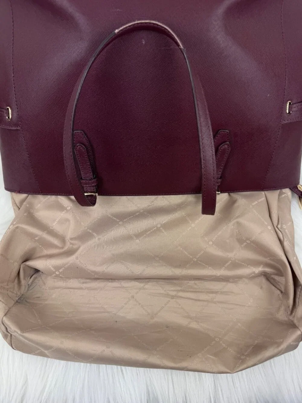 Michael Kors Gilly Large Jet Set Tote Burgundy Leather Drawstring Zip MK Bag